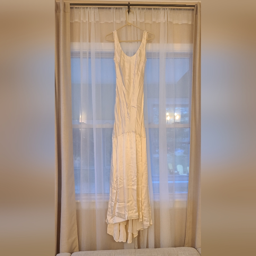 Womens size small Ivory dress.